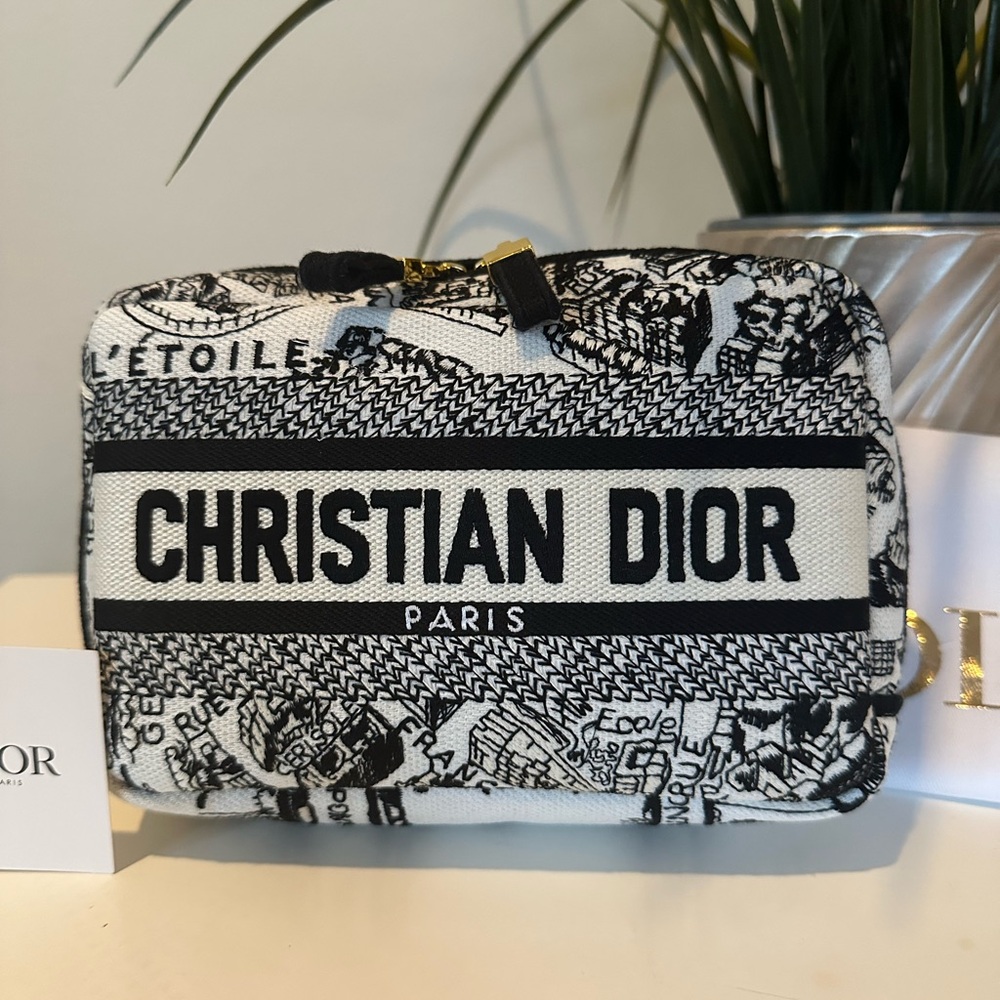 Christian Dior Clutch/Travel Bag - Picture 3 of 14